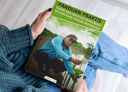 Buku rehabilitasi mangrove karya Aris Priyono dan Tim KeSEMaT